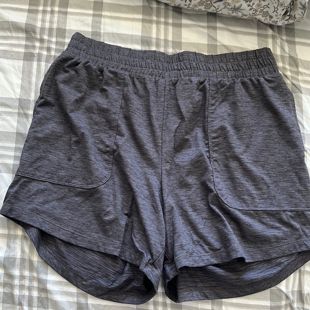 All in motion shorts
